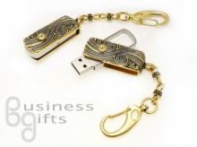 Ювелирная поворотная флэшка в виде брелка
